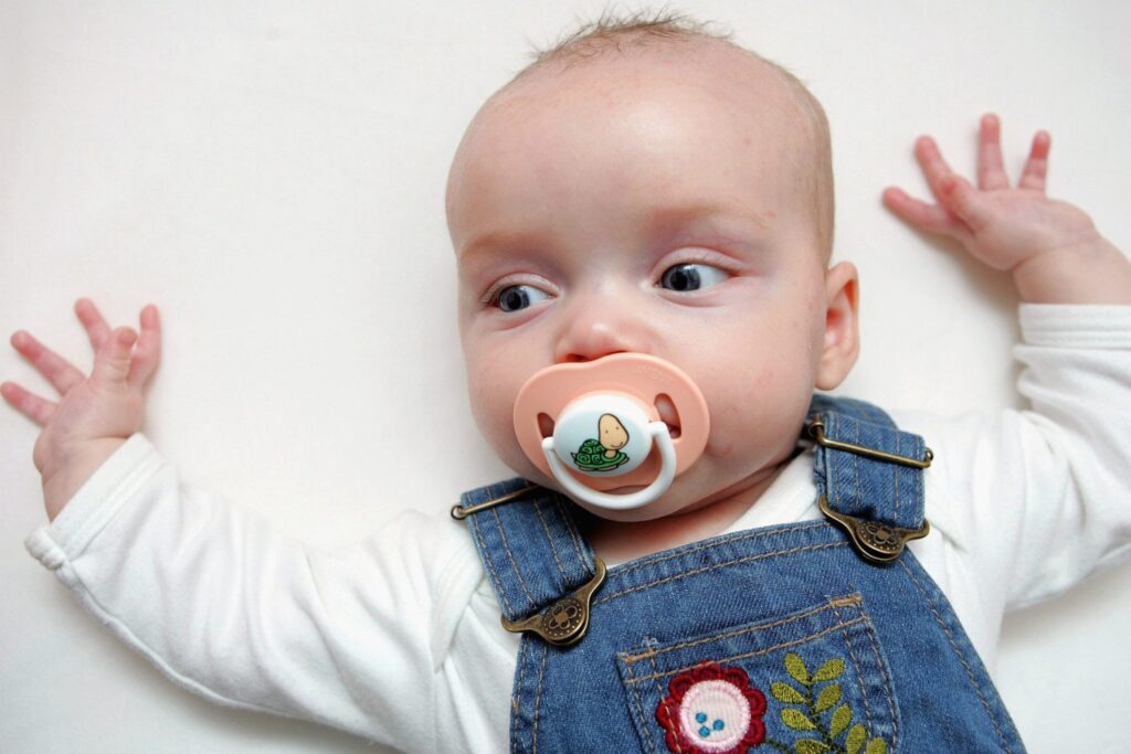 أعراض التوحد عند الرضع بالتفصيل لعام 2023 أعراض التوحد عند الرضع