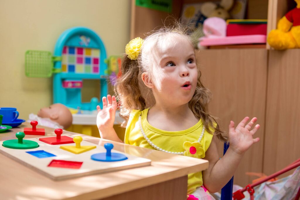 ما هي أفضل تمارين النطق عند أطفال متلازمة داون